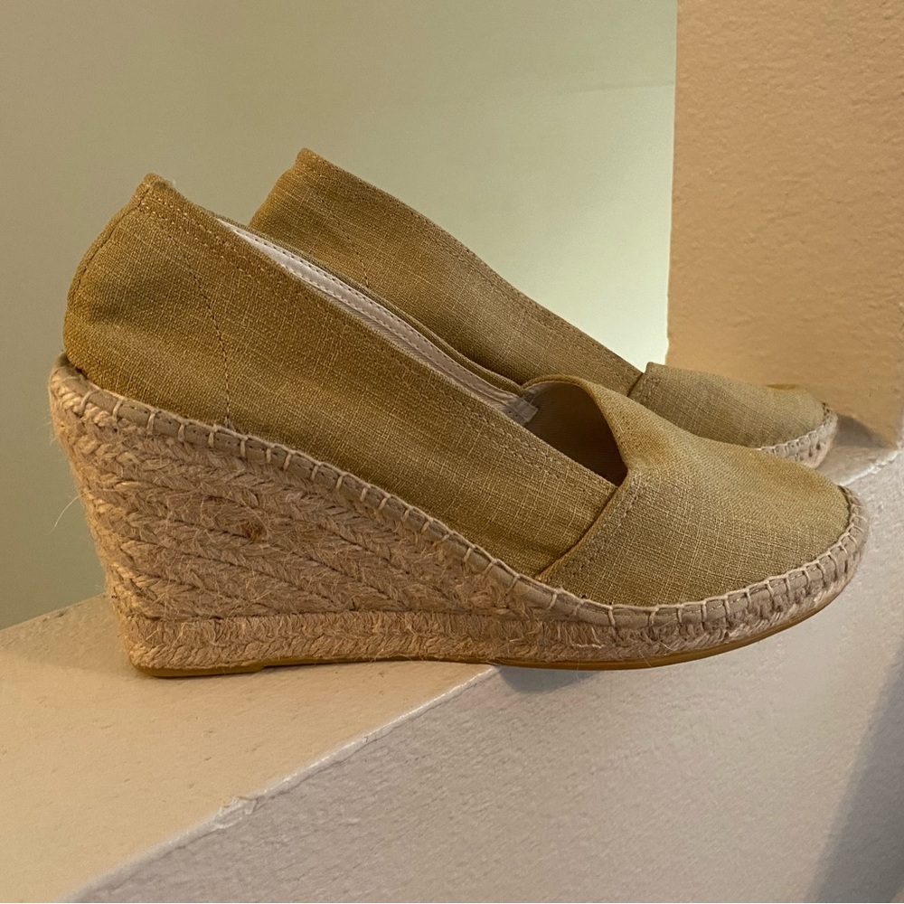 Neiman Marcus Tan Espadrille Wedge Heels. NWT. Size 41(10). NWT. Women’s.